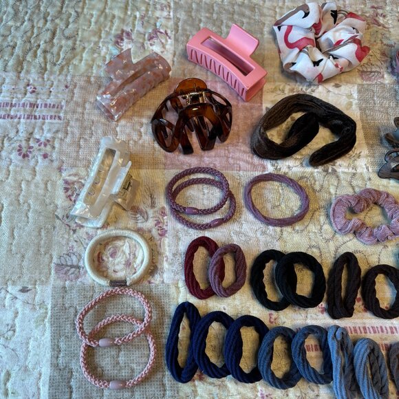 Hair Accessory Bundle – 39 items! - Picture 3 of 5